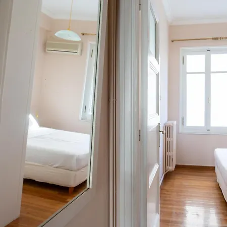 Hadrians Den In Heart Of Plaka By Jj Hospitality * Athens
