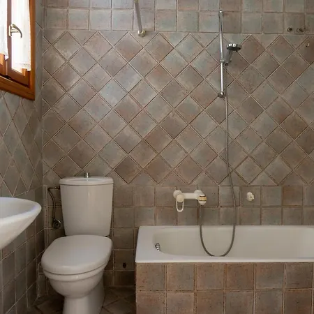 Apartment Hadrians Den In Heart Of Plaka By Jj Hospitality Athens
