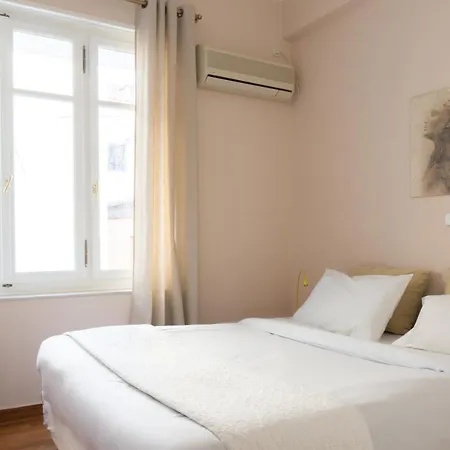 Apartment Hadrians Den In Heart Of Plaka By Jj Hospitality